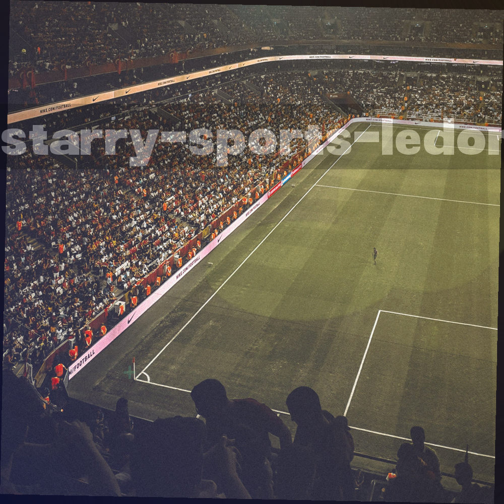 深色方形封面，用大小不一的圆点与连线表现球权分配关系，圆点以青色与金色区分，不含人物